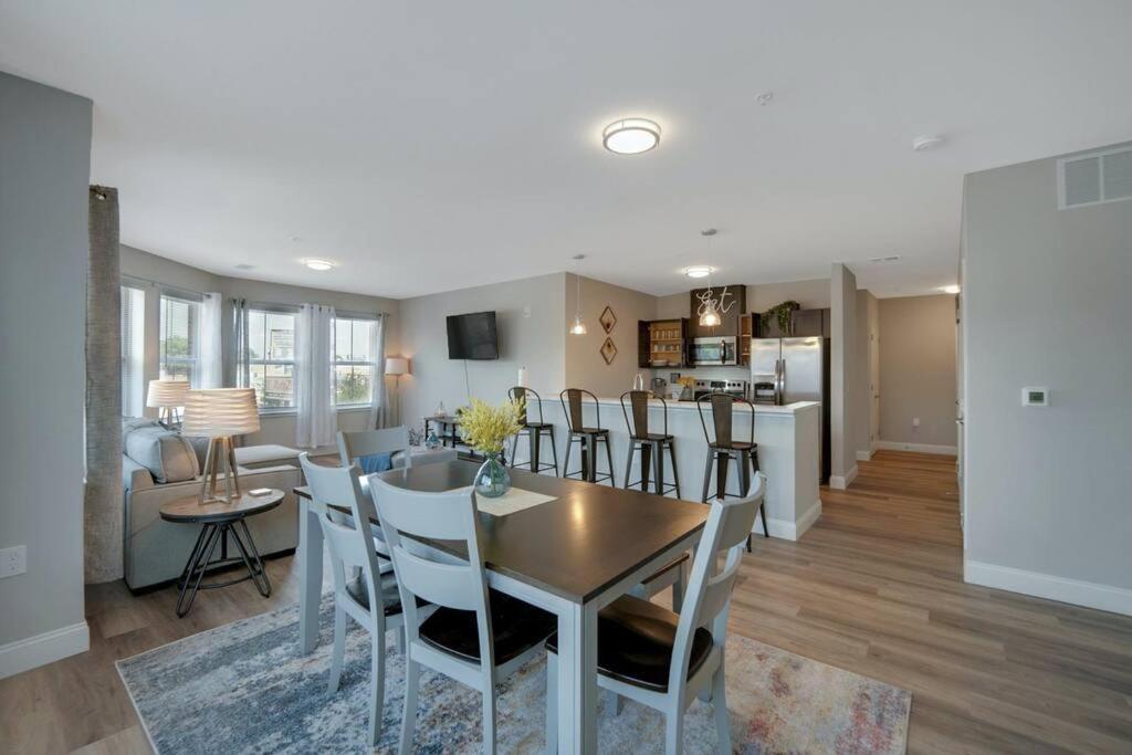 Beautiful 2Br Apt/Ewr Airport/King /Free Parking Ньюарк Экстерьер фото