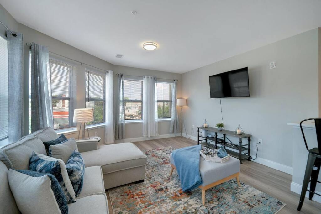 Beautiful 2Br Apt/Ewr Airport/King /Free Parking Ньюарк Экстерьер фото