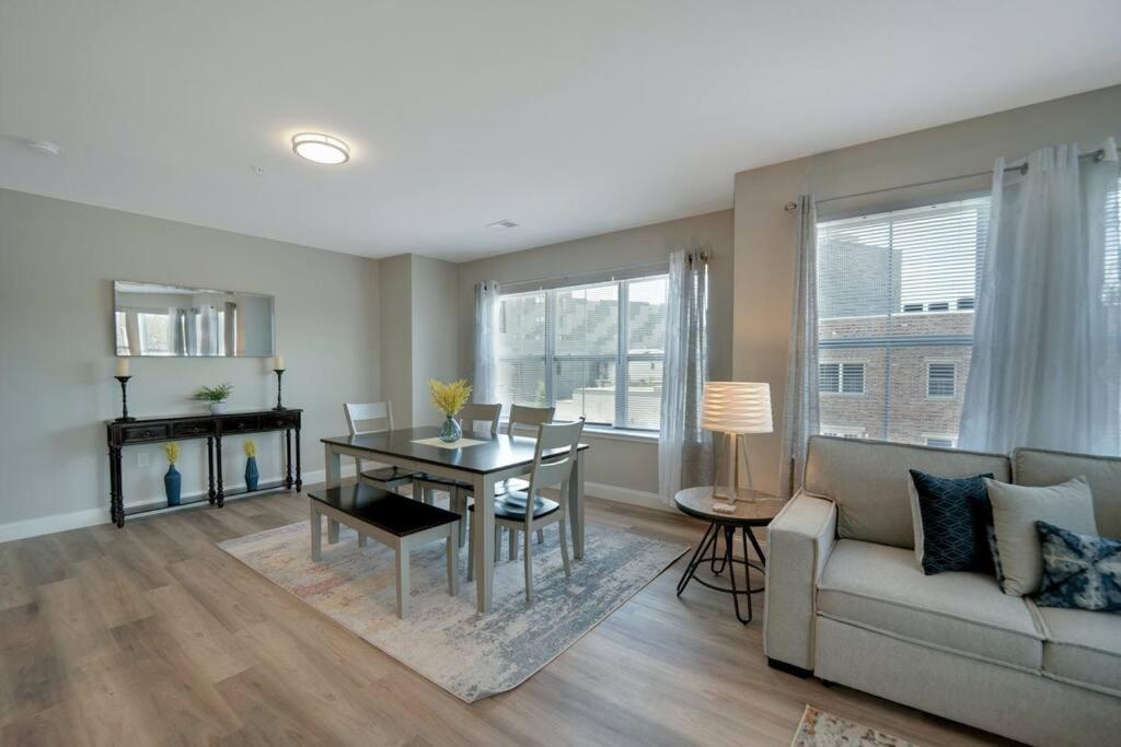 Beautiful 2Br Apt/Ewr Airport/King /Free Parking Ньюарк Экстерьер фото