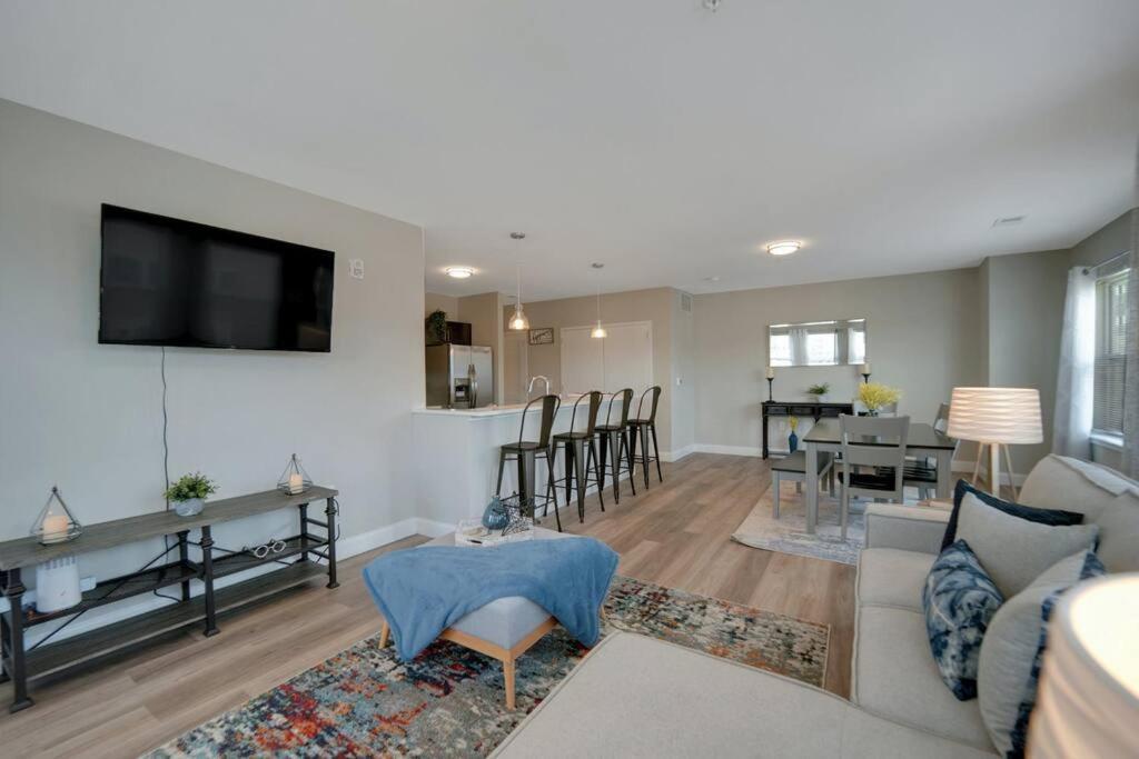Beautiful 2Br Apt/Ewr Airport/King /Free Parking Ньюарк Экстерьер фото