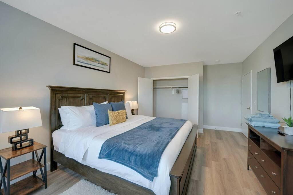 Beautiful 2Br Apt/Ewr Airport/King /Free Parking Ньюарк Экстерьер фото