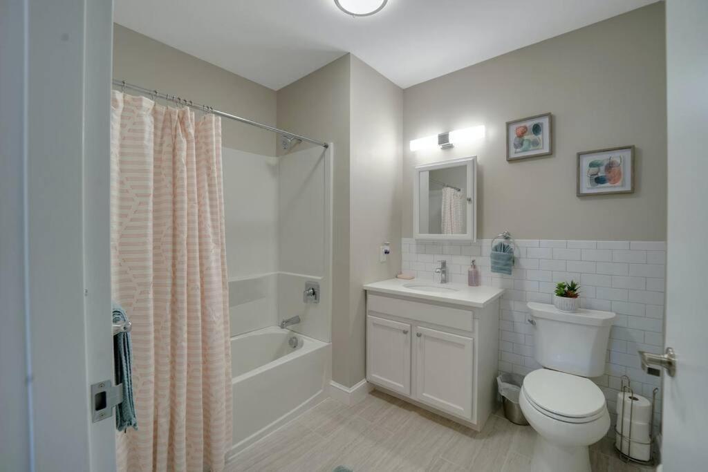 Beautiful 2Br Apt/Ewr Airport/King /Free Parking Ньюарк Экстерьер фото